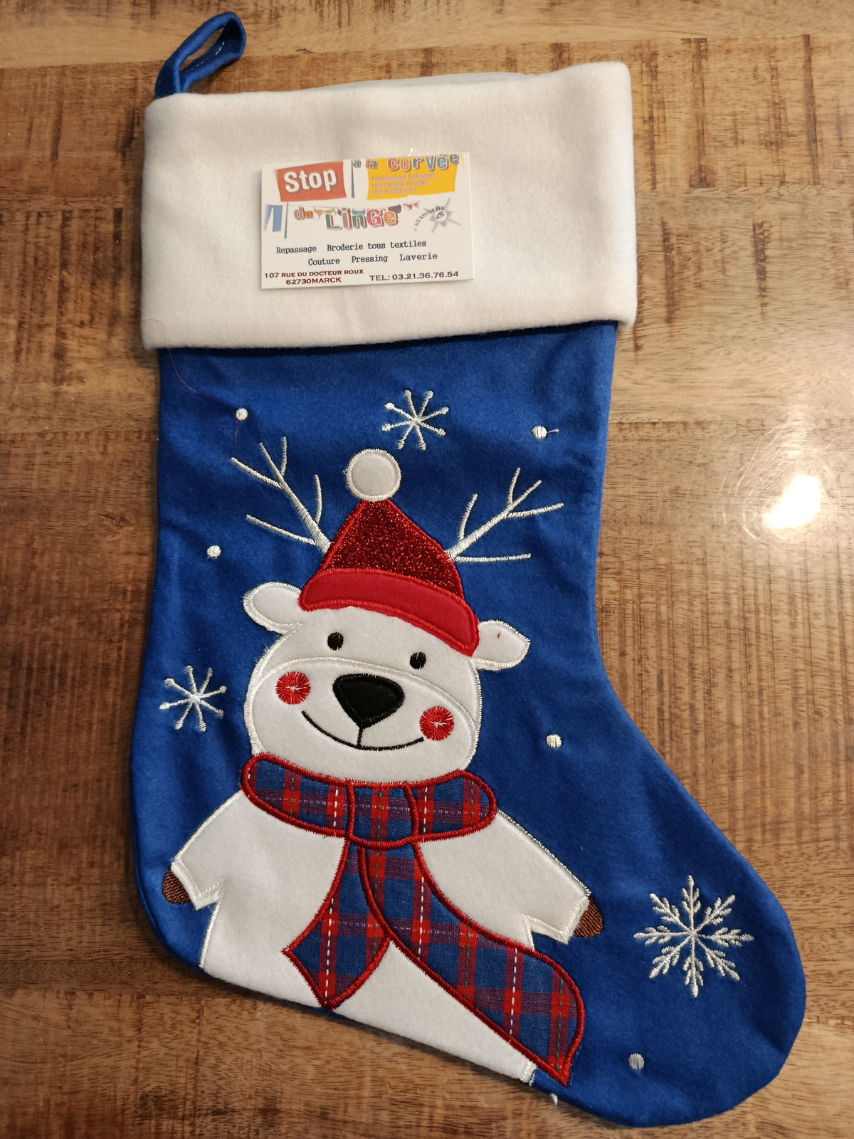 Chaussette de Noël bleu motif ours brodée
