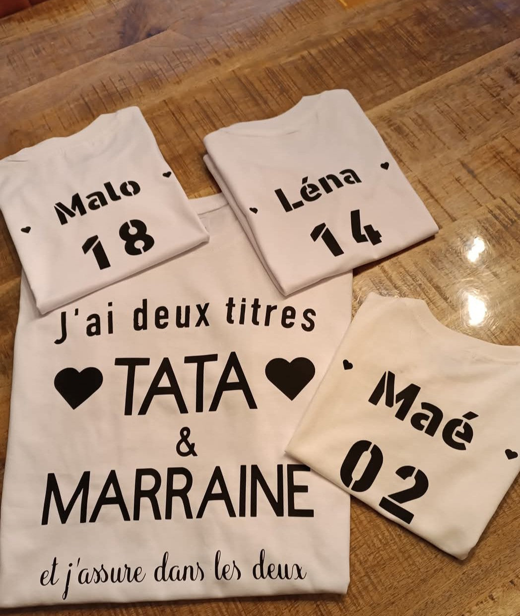 Tee shirt personnalisé - "J'ai deux titres Marraine et Tata et j'assume"
